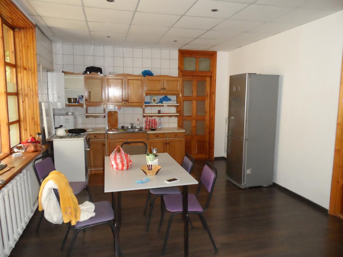 Freedom Hostel Алматы Экстерьер фото