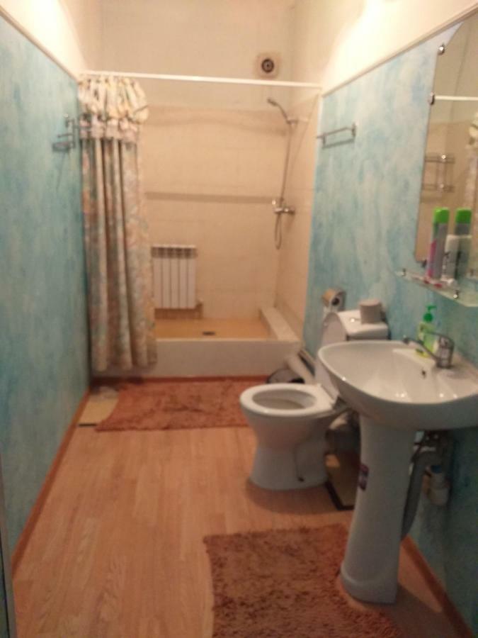 Freedom Hostel Алматы Экстерьер фото